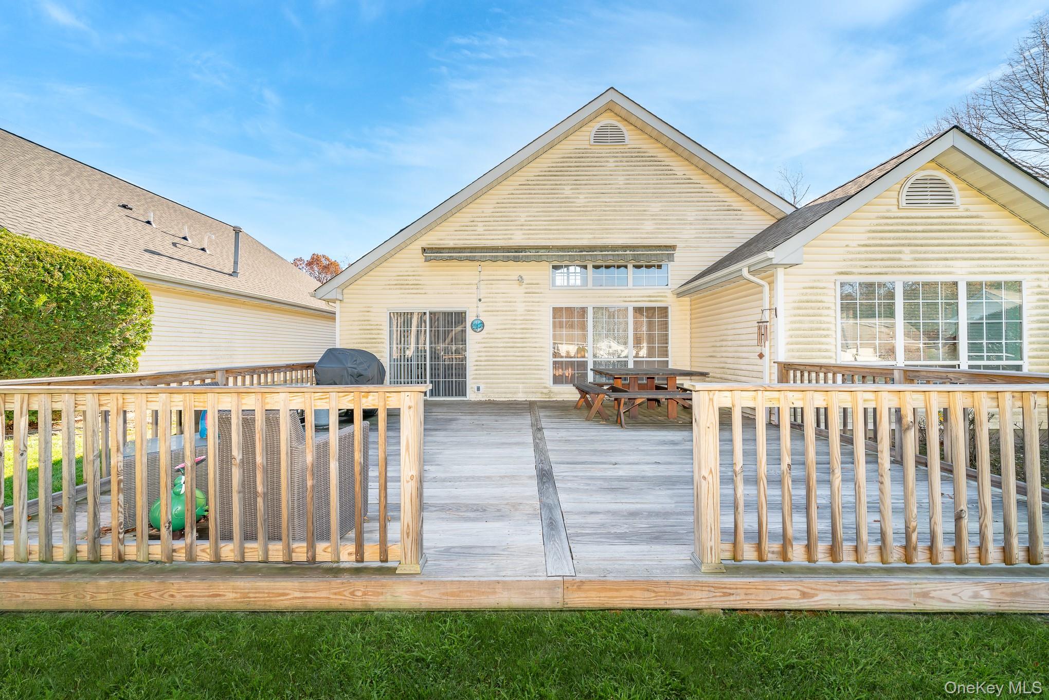 #7 photo, 19 Saddlebrook Court, Middle Island , NY 11953