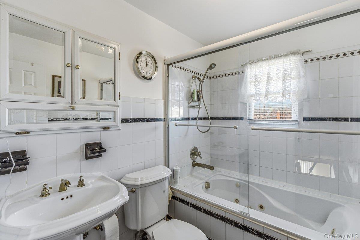 #11 photo, 17215 126th Avenue, 뉴욕퀸즈 Jamaica , NY 11434