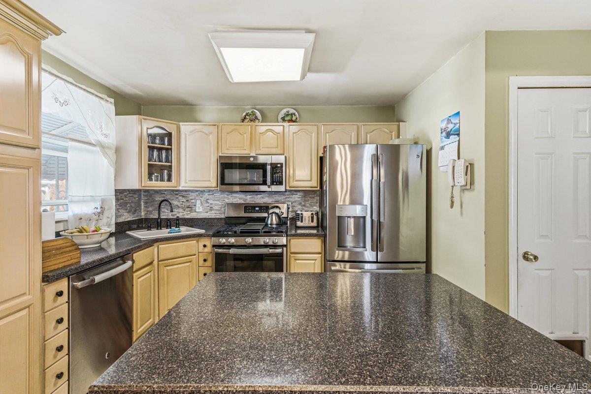 #8 photo, 17215 126th Avenue, 뉴욕퀸즈 Jamaica , NY 11434