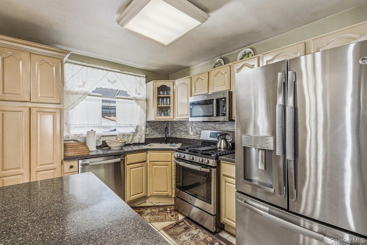 #9 photo, 17215 126th Avenue, 뉴욕퀸즈 Jamaica , NY 11434