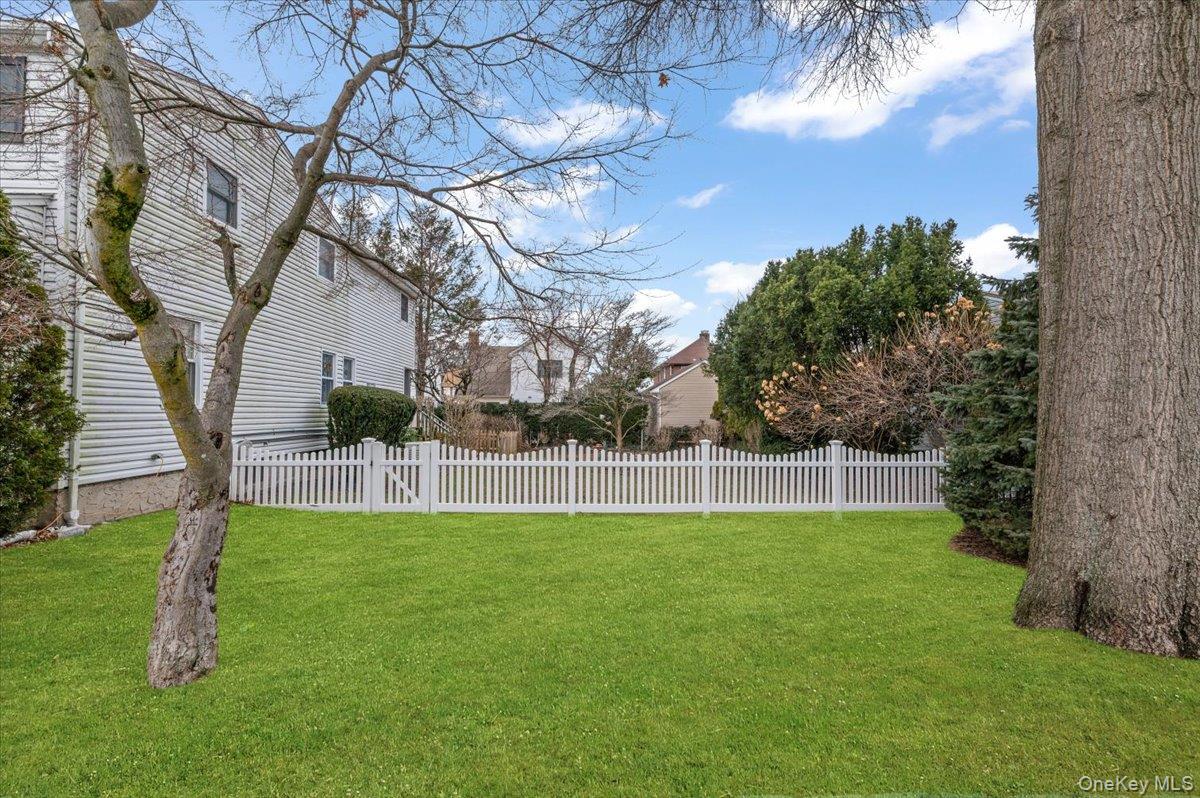 #2 photo, 13 Elm Street, Greenvale , NY 11548