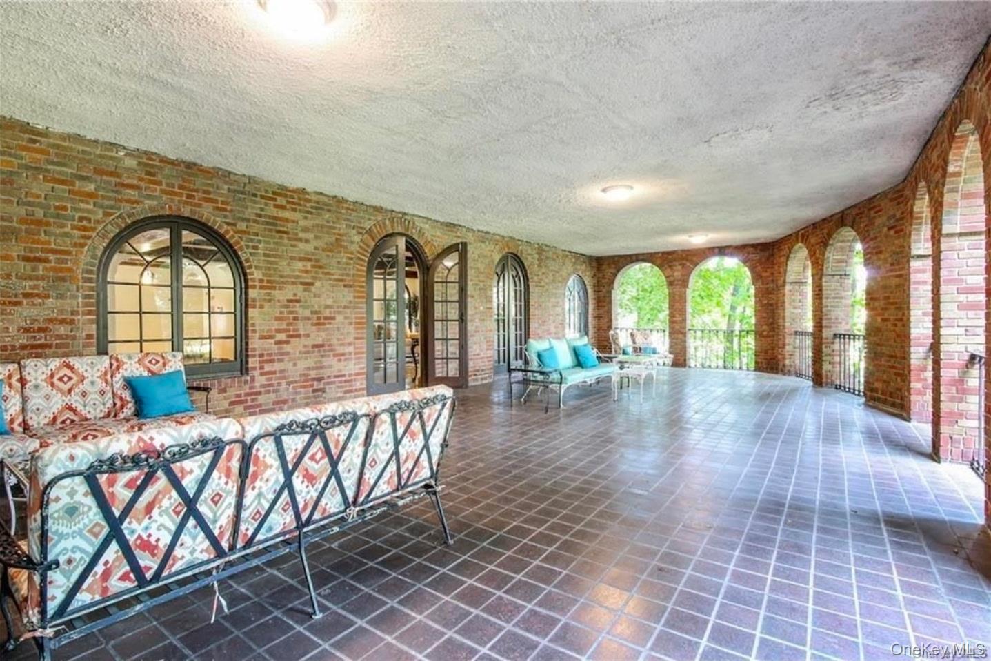 #17 photo, 4810 Boston Post Road, Pelham , NY 10803