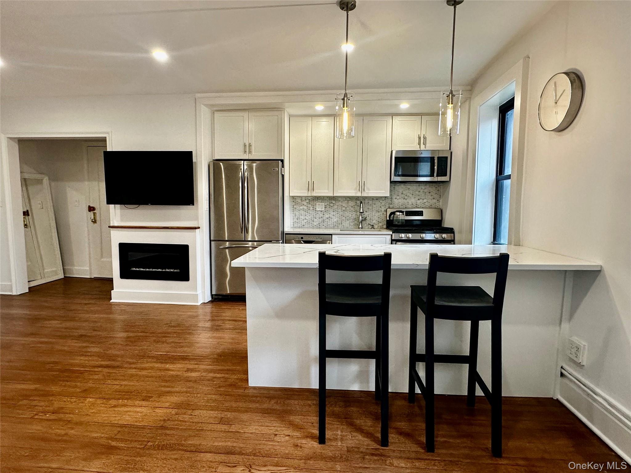 #5 photo, 4810 Boston Post Road, Pelham , NY 10803