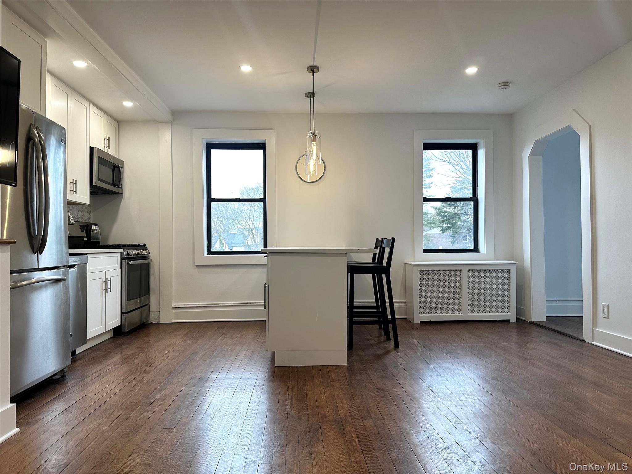 #6 photo, 4810 Boston Post Road, Pelham , NY 10803