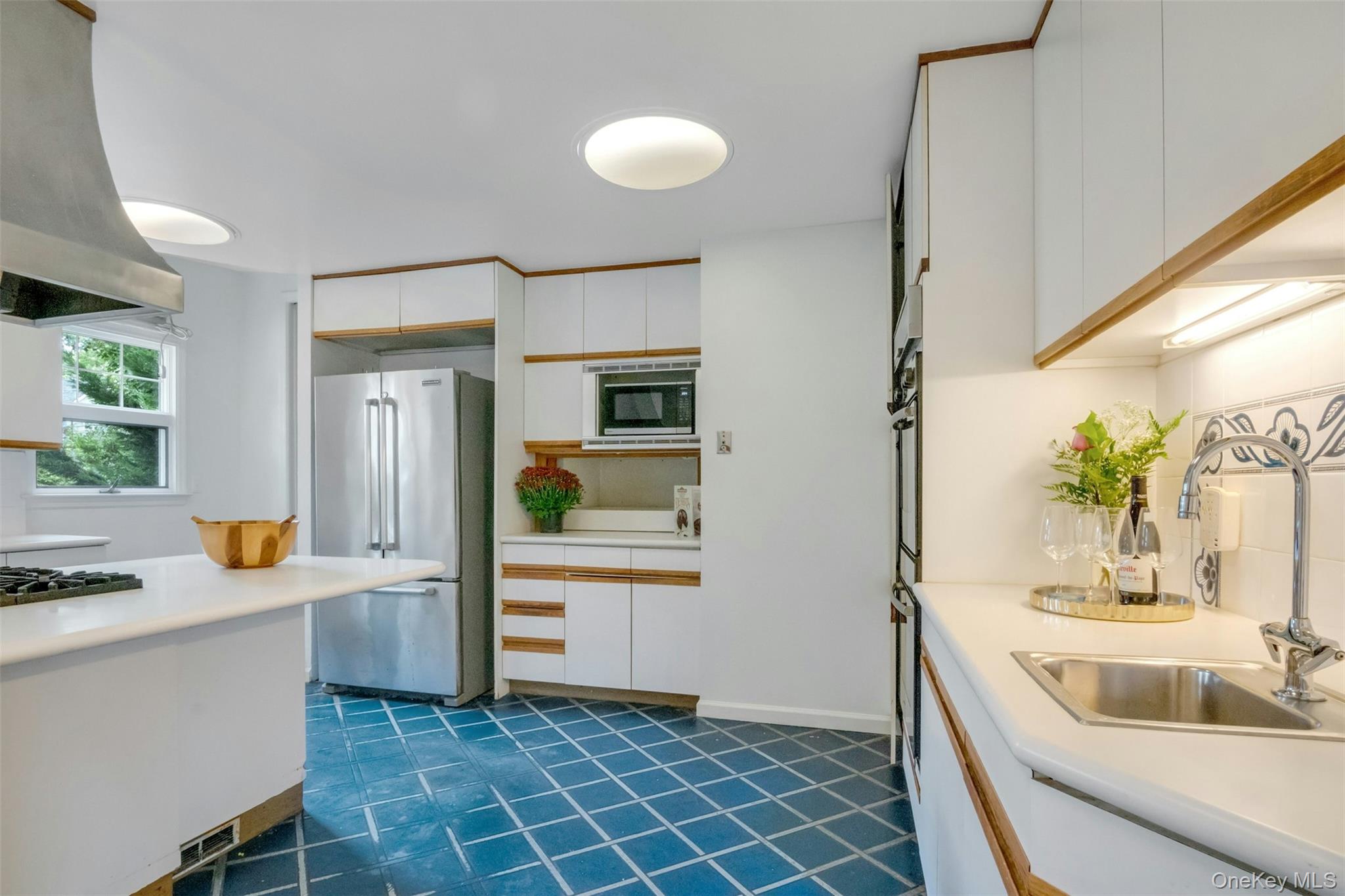 #14 photo, 145 Cliff Avenue, Pelham , NY 10803