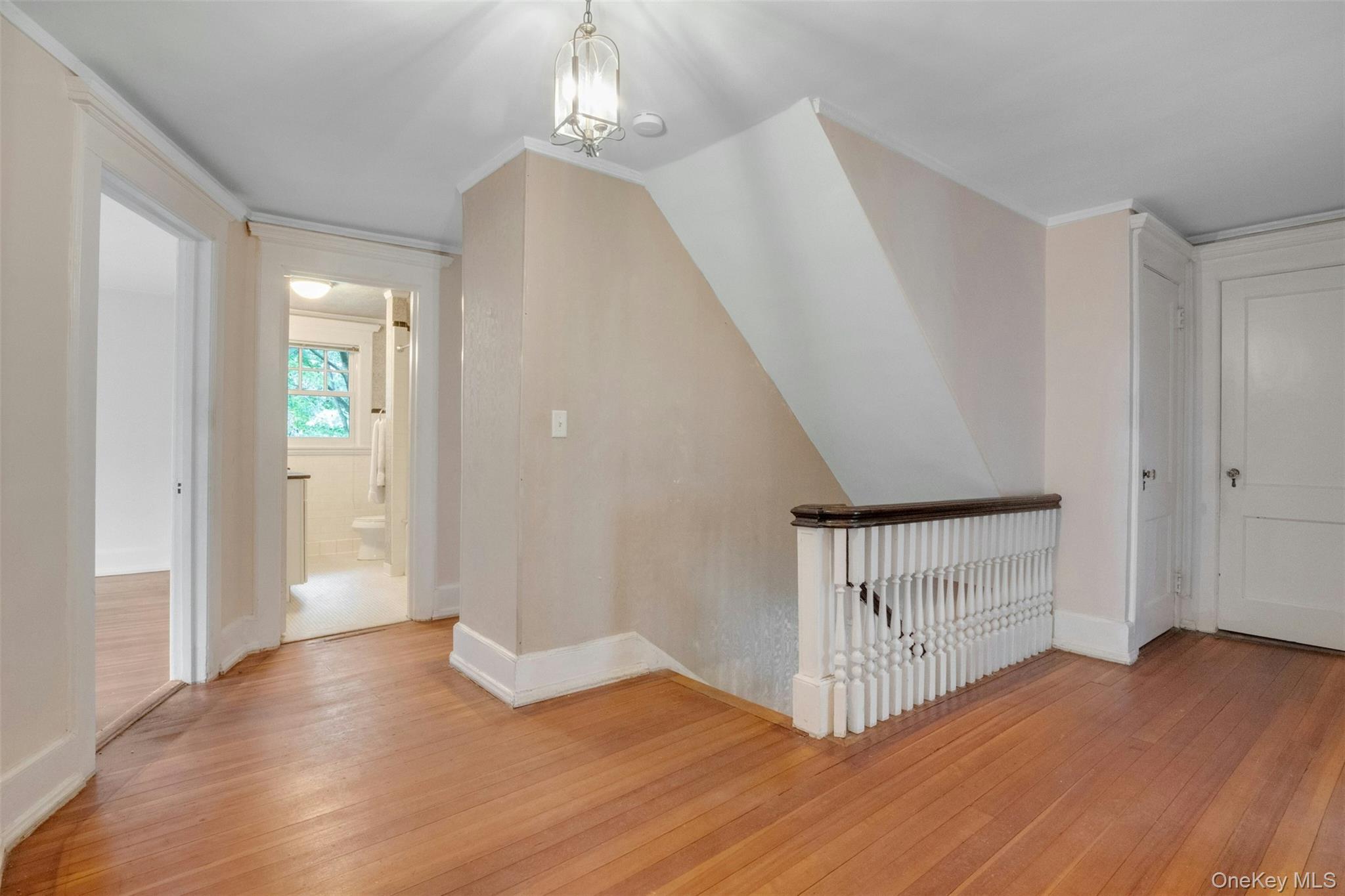 #15 photo, 145 Cliff Avenue, Pelham , NY 10803