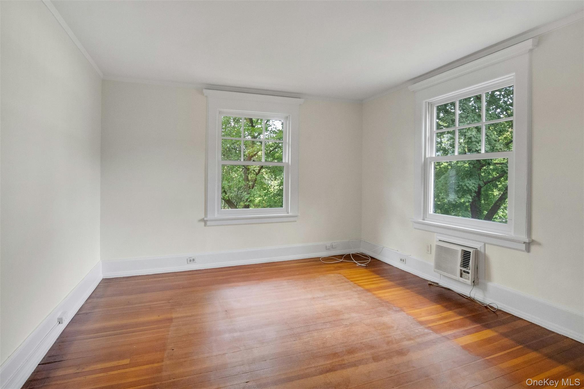 #20 photo, 145 Cliff Avenue, Pelham , NY 10803