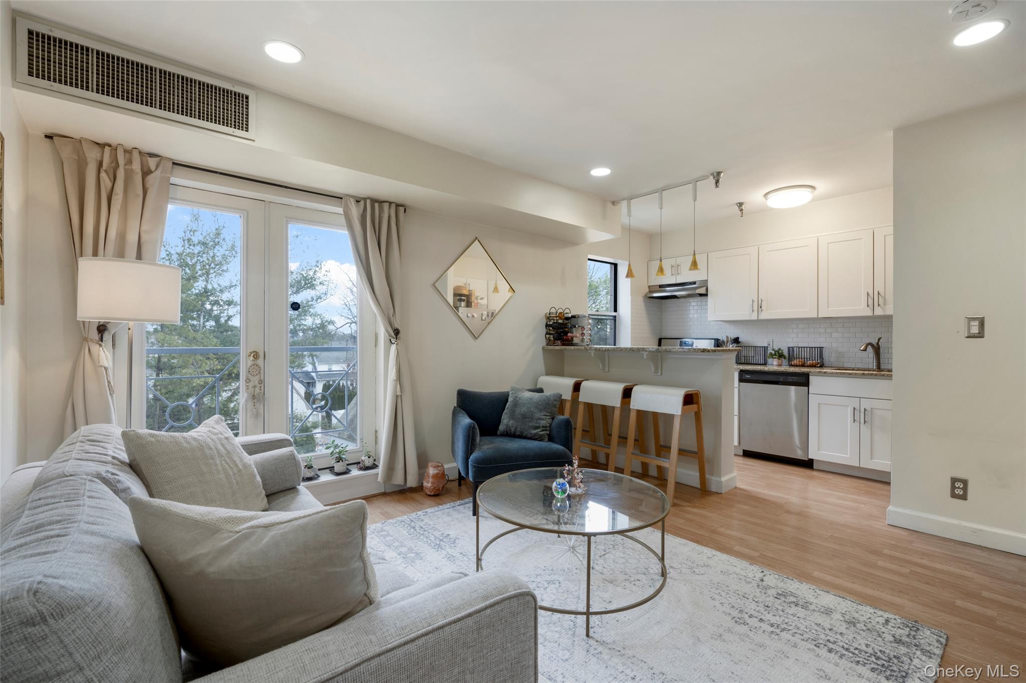 #7 photo, 501 N Barry Avenue, Mamaroneck , NY 10543