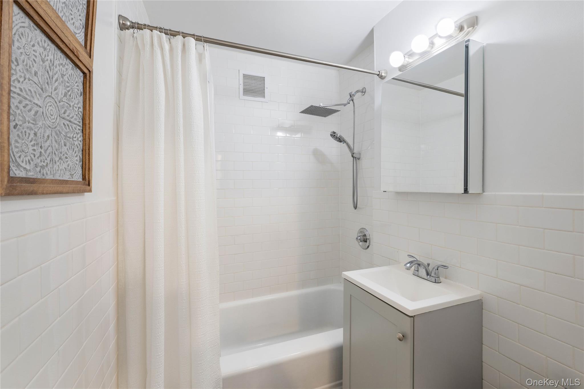 #11 photo, 3135 Johnson Avenue, Bronx , NY 10463