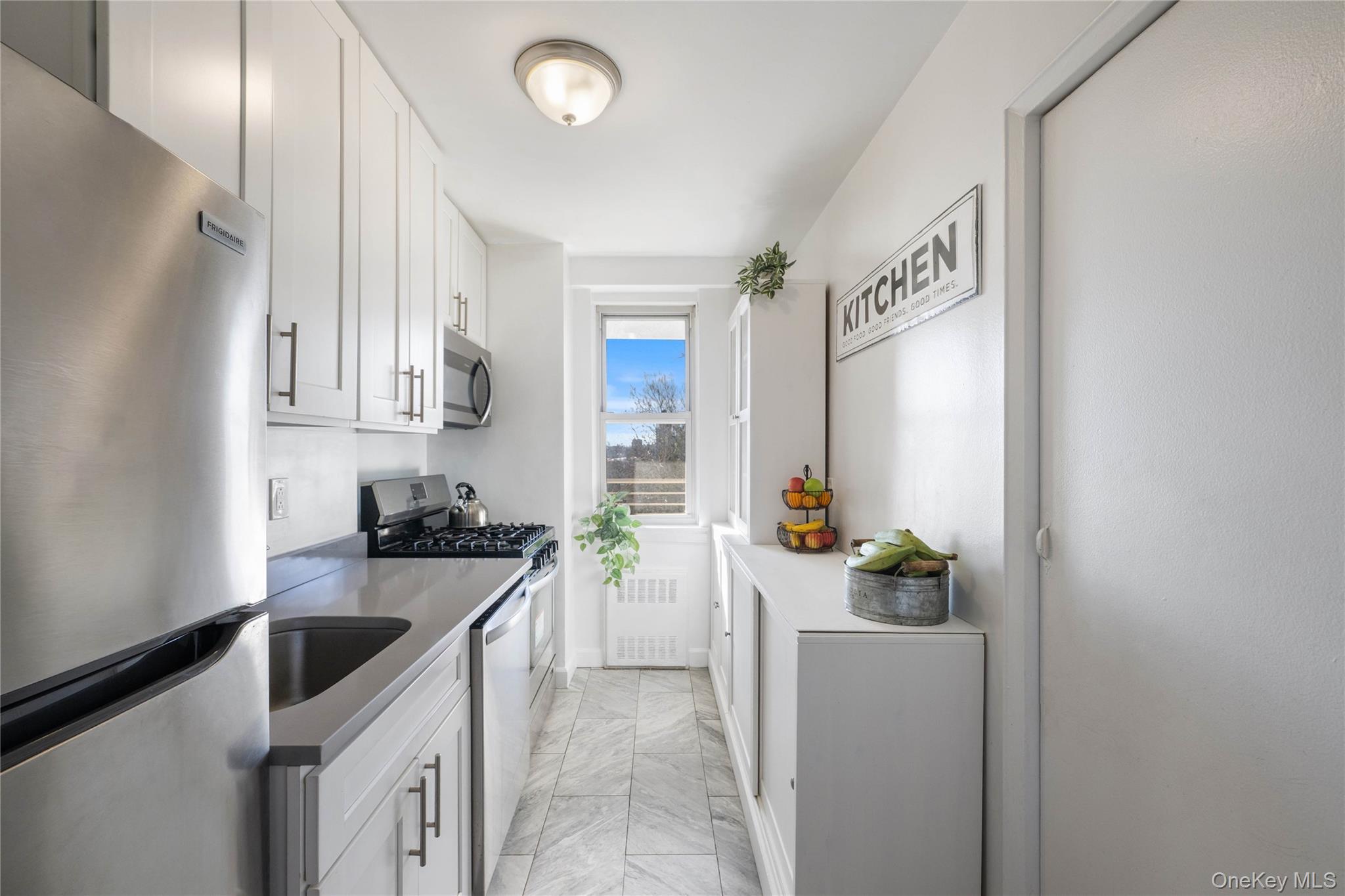 #8 photo, 3135 Johnson Avenue, Bronx , NY 10463