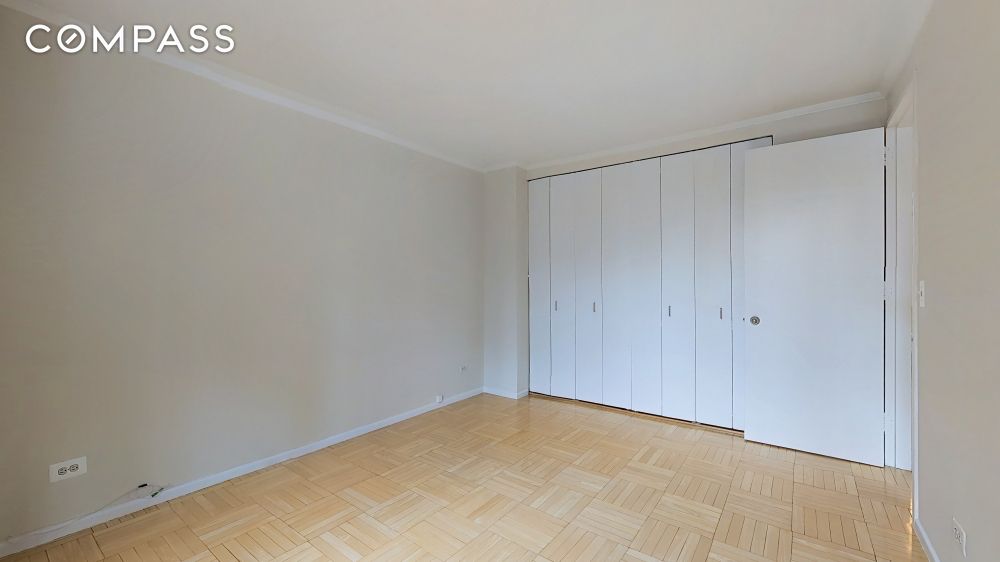 #4 photo, New York City, 맨해튼 Midtown East , NY 10017