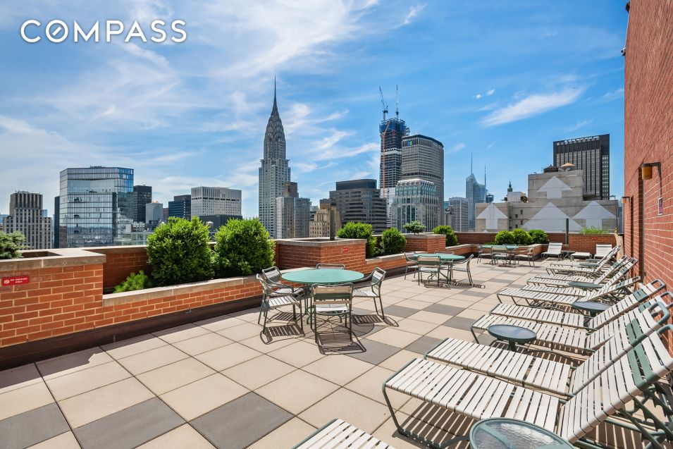 #8 photo, New York City, 맨해튼 Midtown East , NY 10017