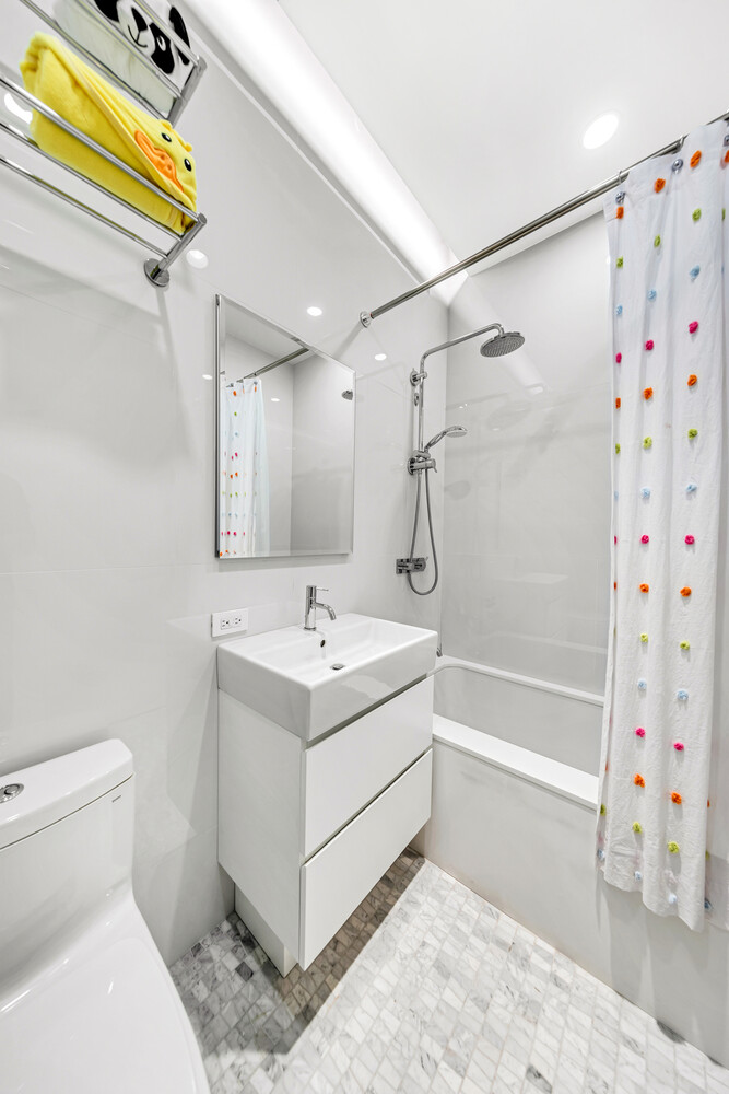 #14 photo, 532 W 20TH Street, Chelsea , NY 10011