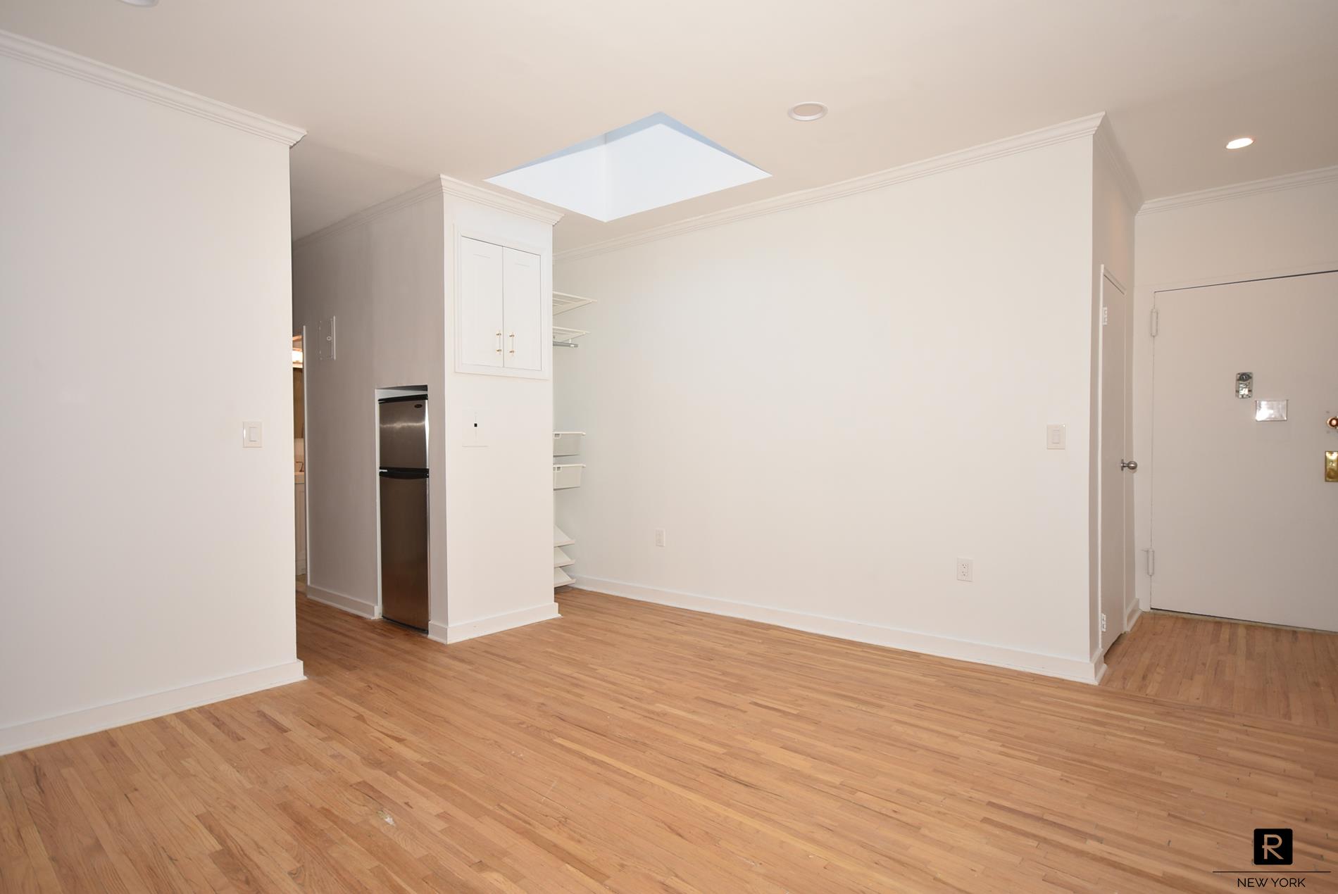 #3 photo, 207 E 21st Street, 맨해튼 Gramercy Park , NY 10010