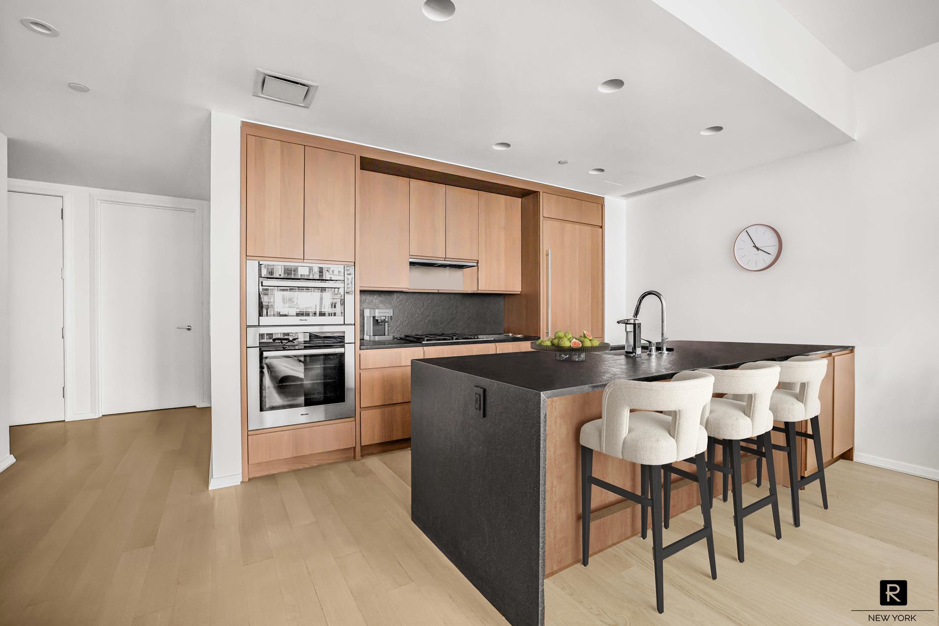 #4 photo, 50 West Street, Financial District , NY 10006