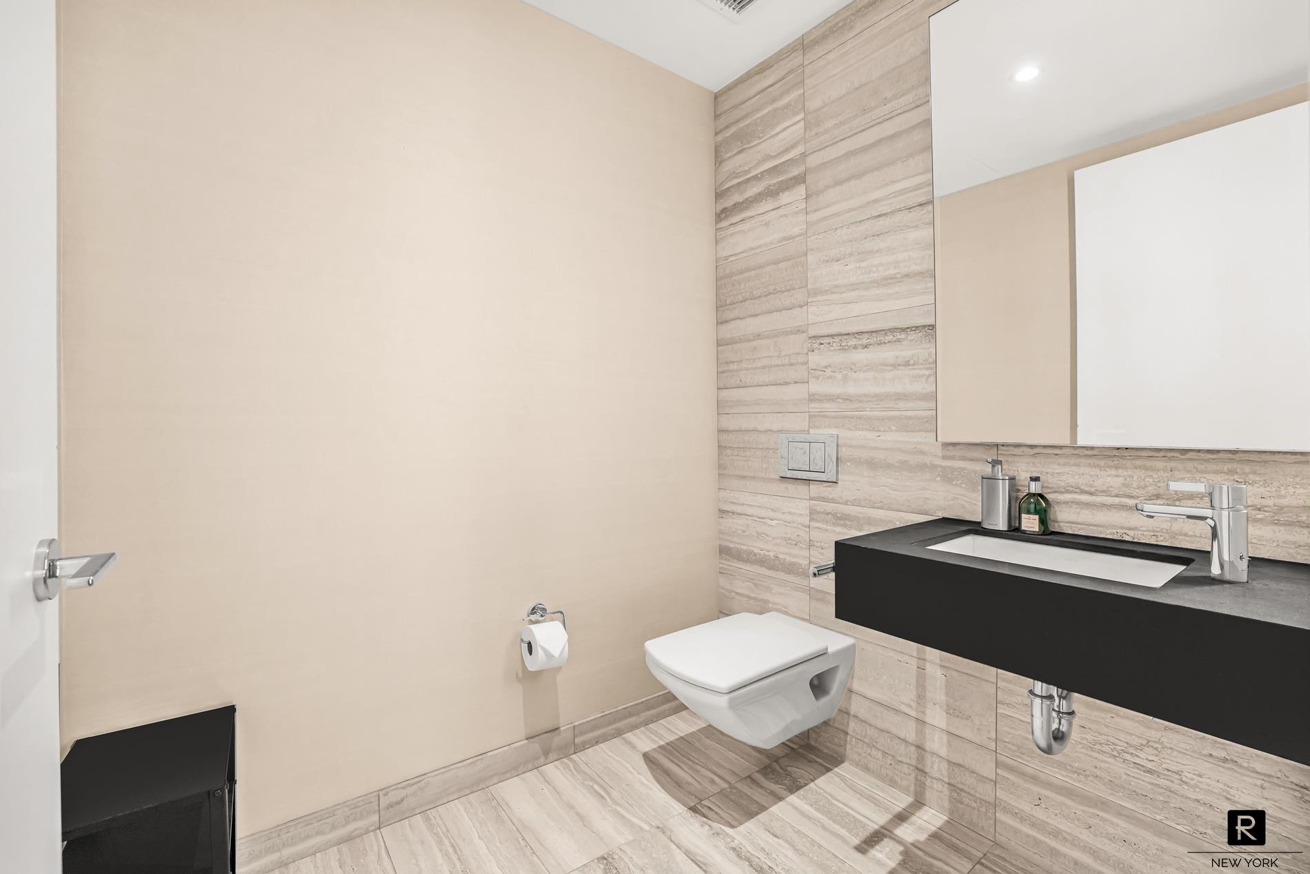 #7 photo, 50 West Street, Financial District , NY 10006