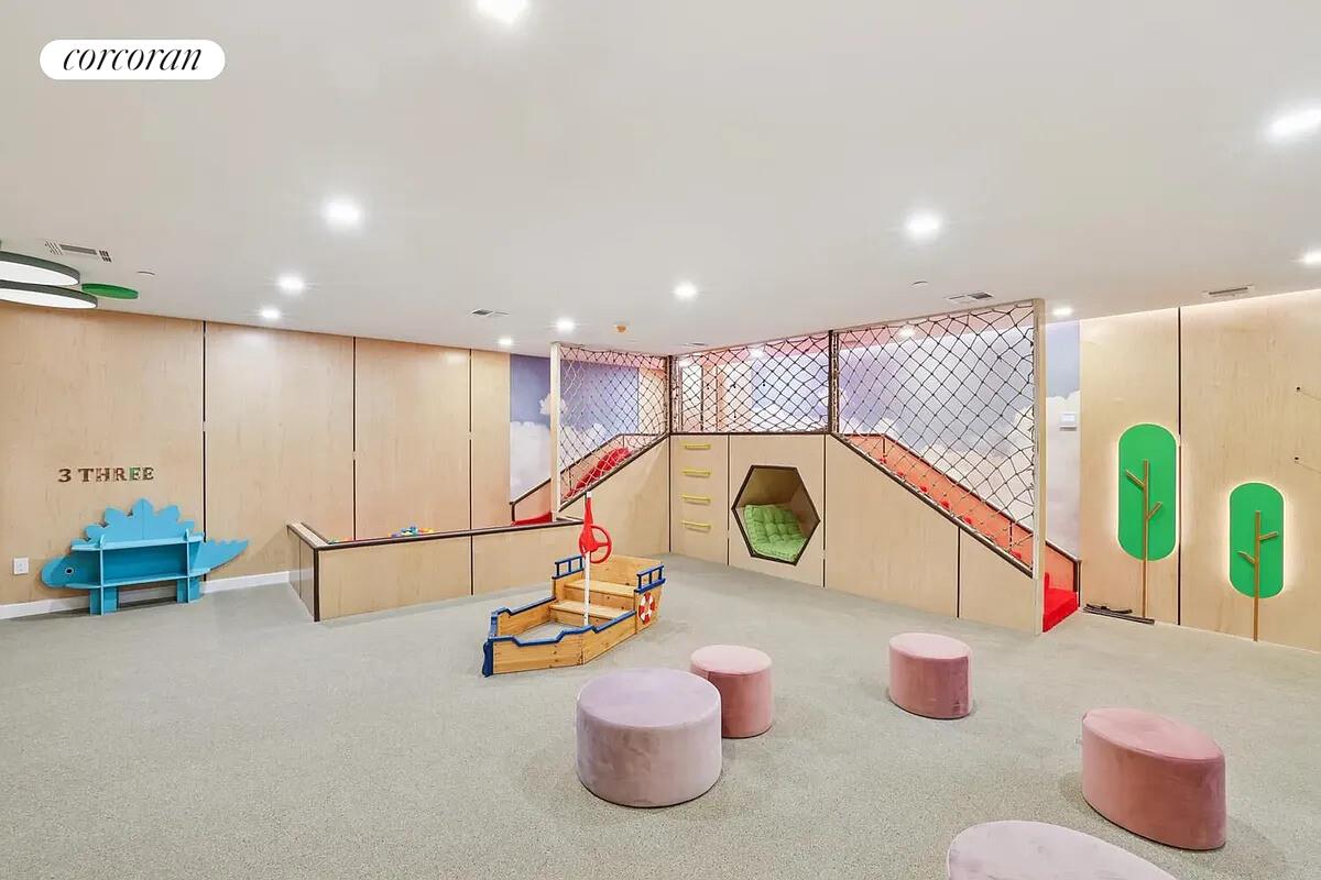 #13 photo, 428 E 9TH Street, Kensington , NY 11218