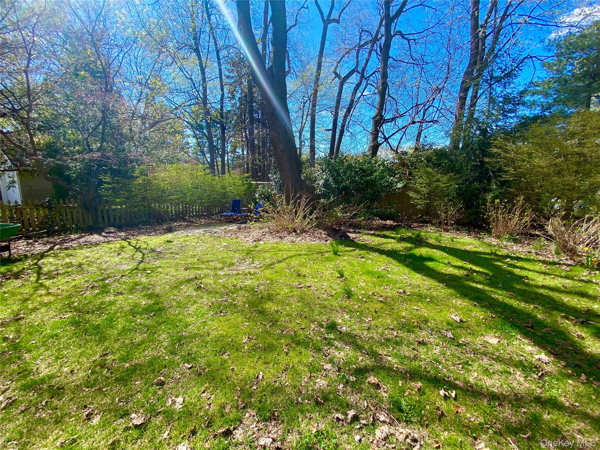 #15 photo, 35 High Street, Locust Valley , NY 11560