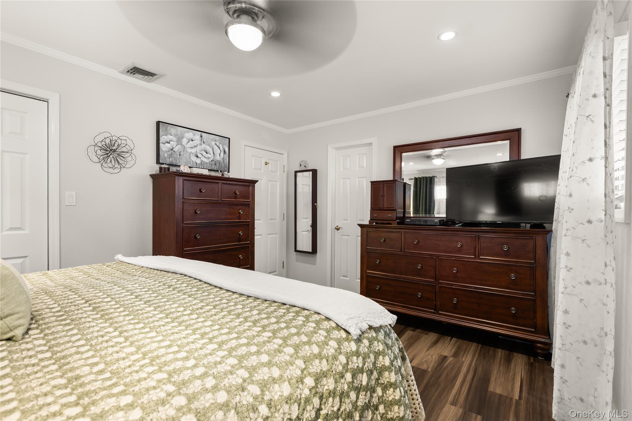 #14 photo, 152 Keswick Drive, East Islip , NY 11730