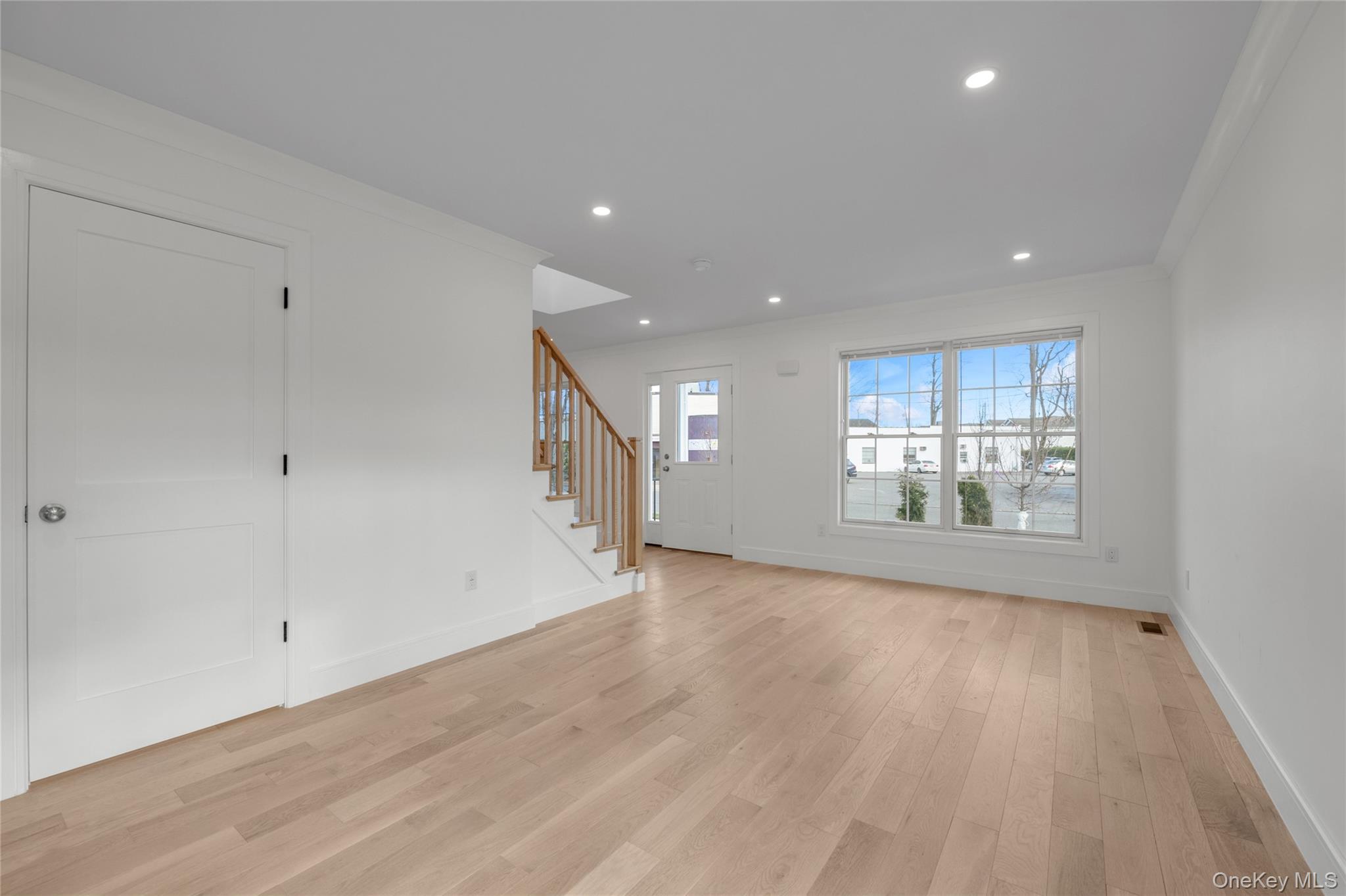 #9 photo, One Manhasset Avenue, Port Washington , NY 11050