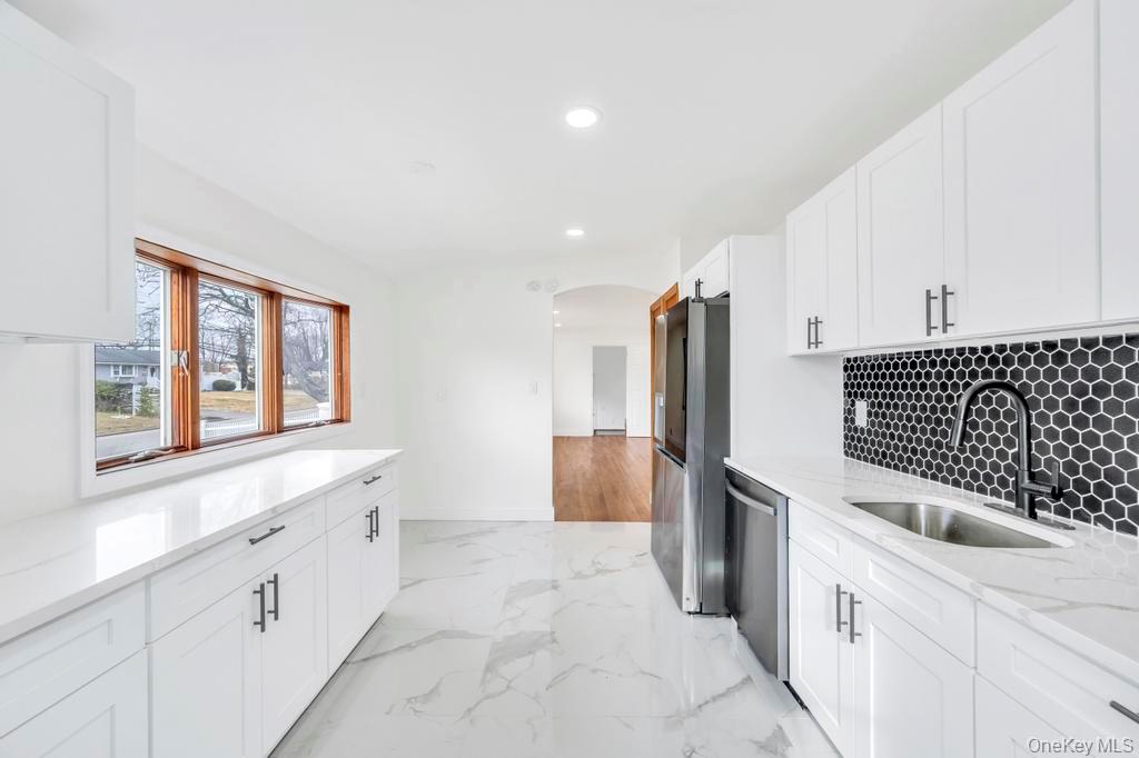 #8 photo, 169 Dovecote Lane, Central Islip , NY 11722