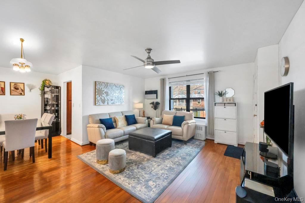 #7 photo, 196-72 69th Ave, Fresh Meadows , NY 11365