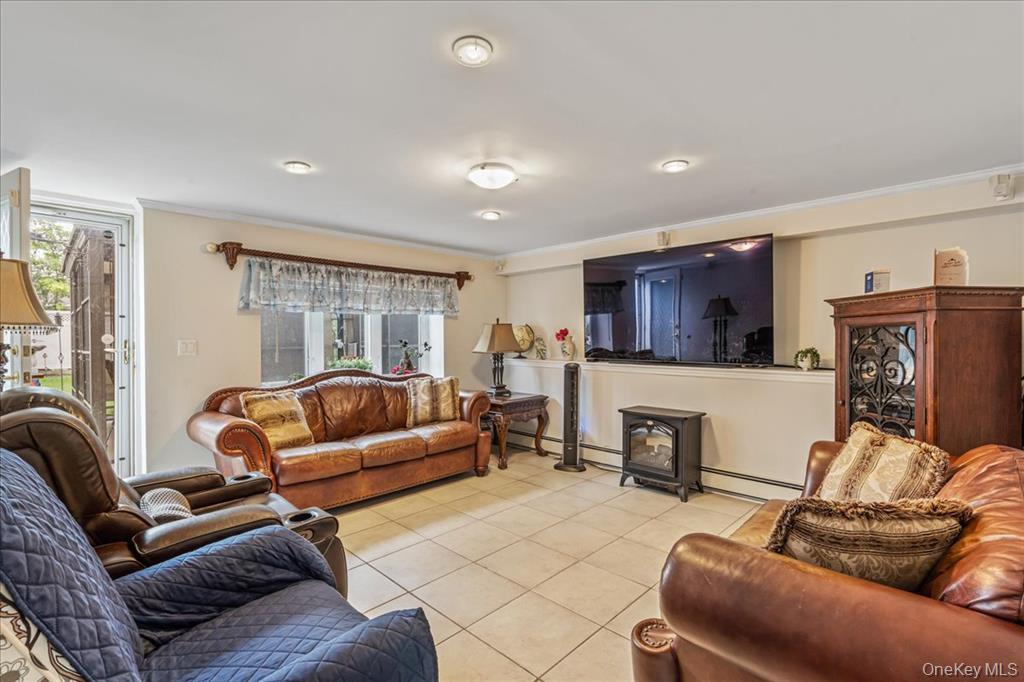 #18 photo, 264-47 Grand Central Parkway, Flushing , NY 11362