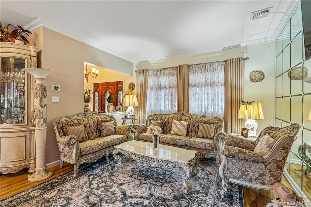 #5 photo, 264-47 Grand Central Parkway, Flushing , NY 11362