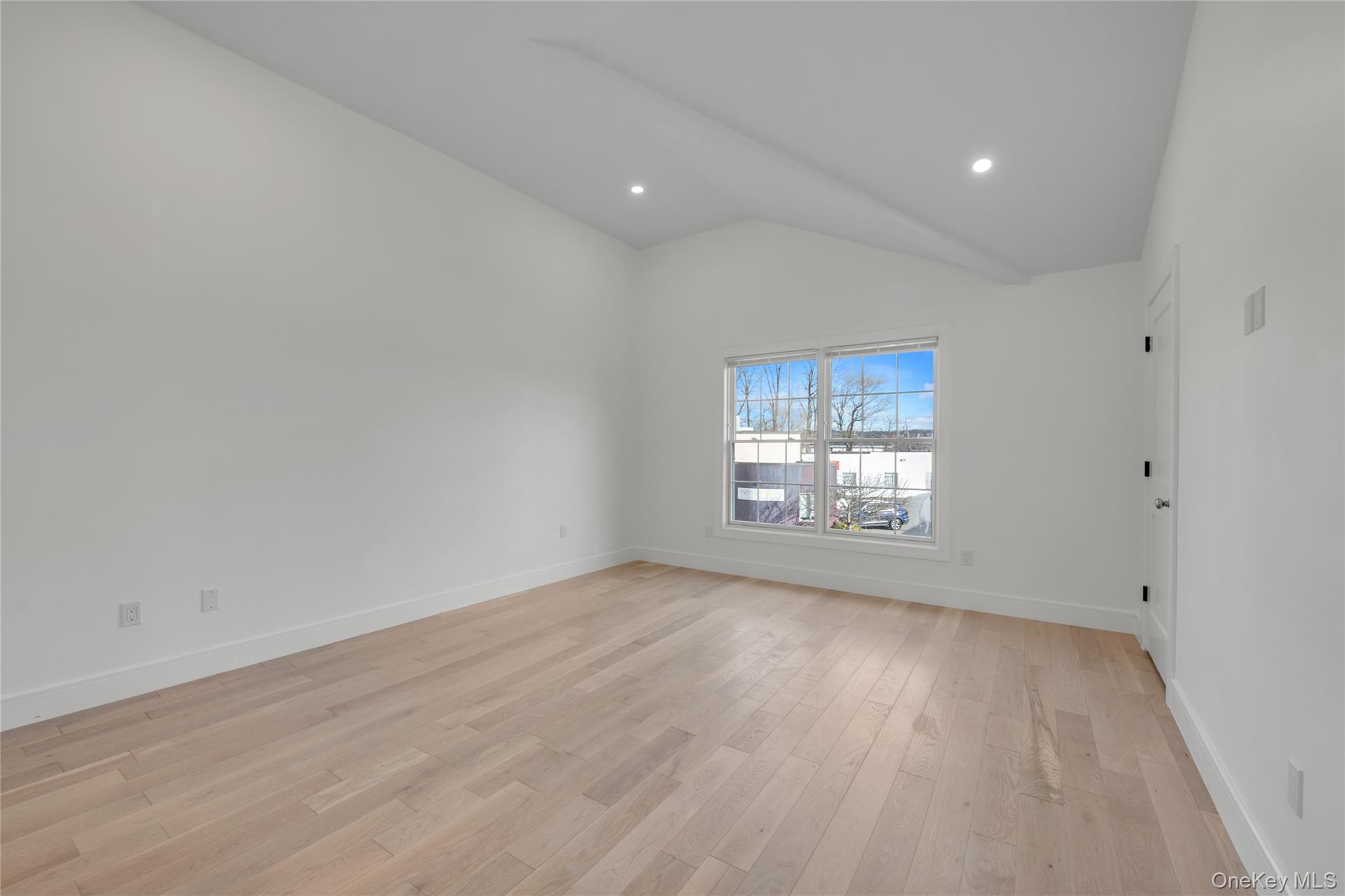 #17 photo, One Manhasset Avenue, Port Washington , NY 11050