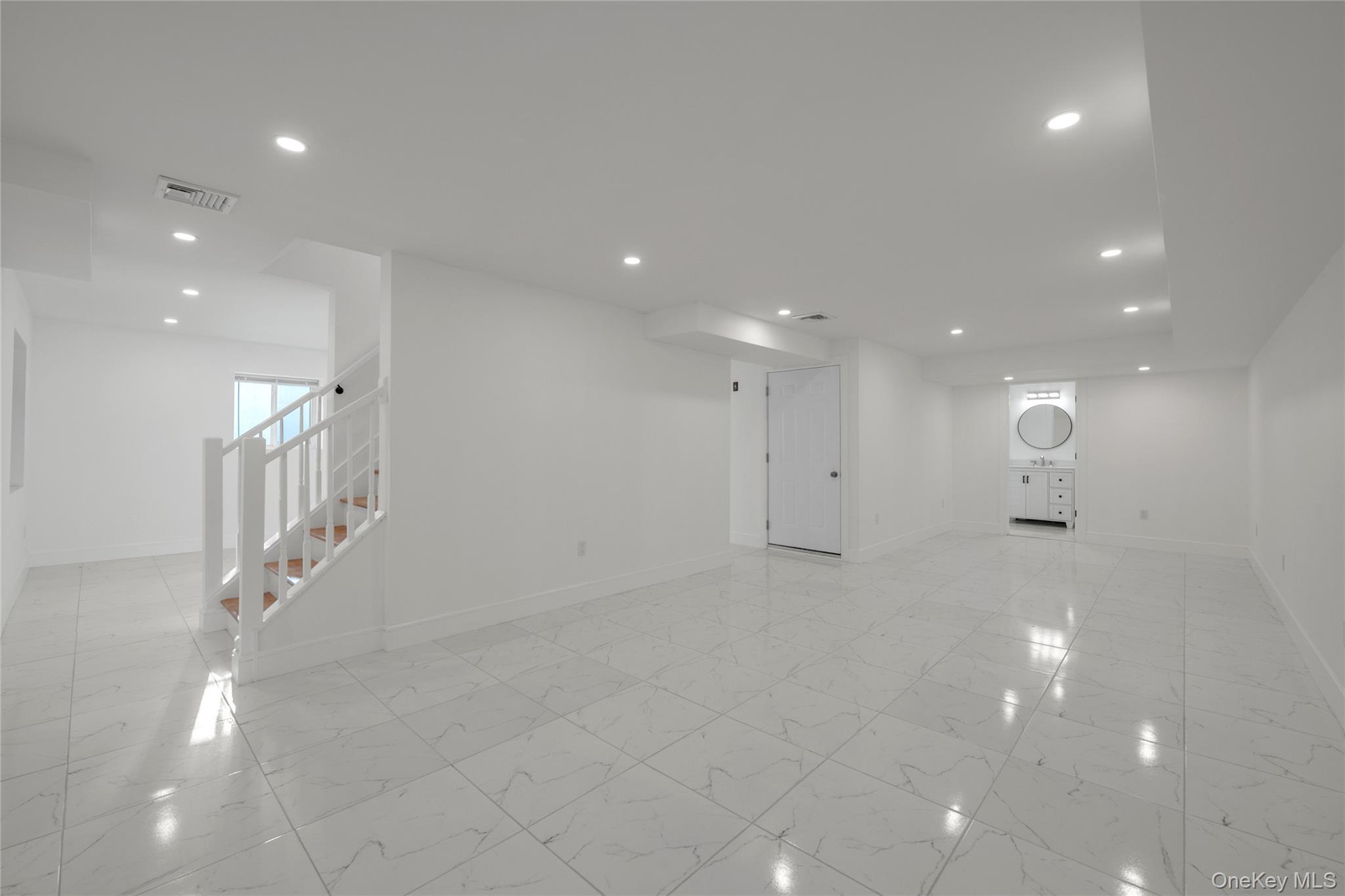 #19 photo, One Manhasset Avenue, Port Washington , NY 11050