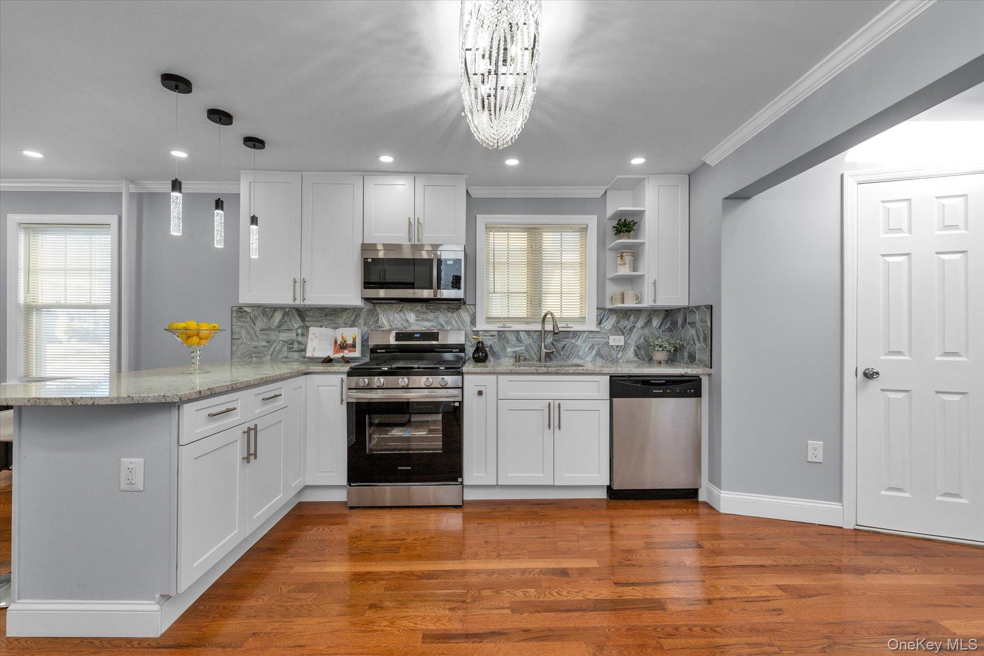 #8 photo, 246 Wellington Road, Mineola , NY 11501