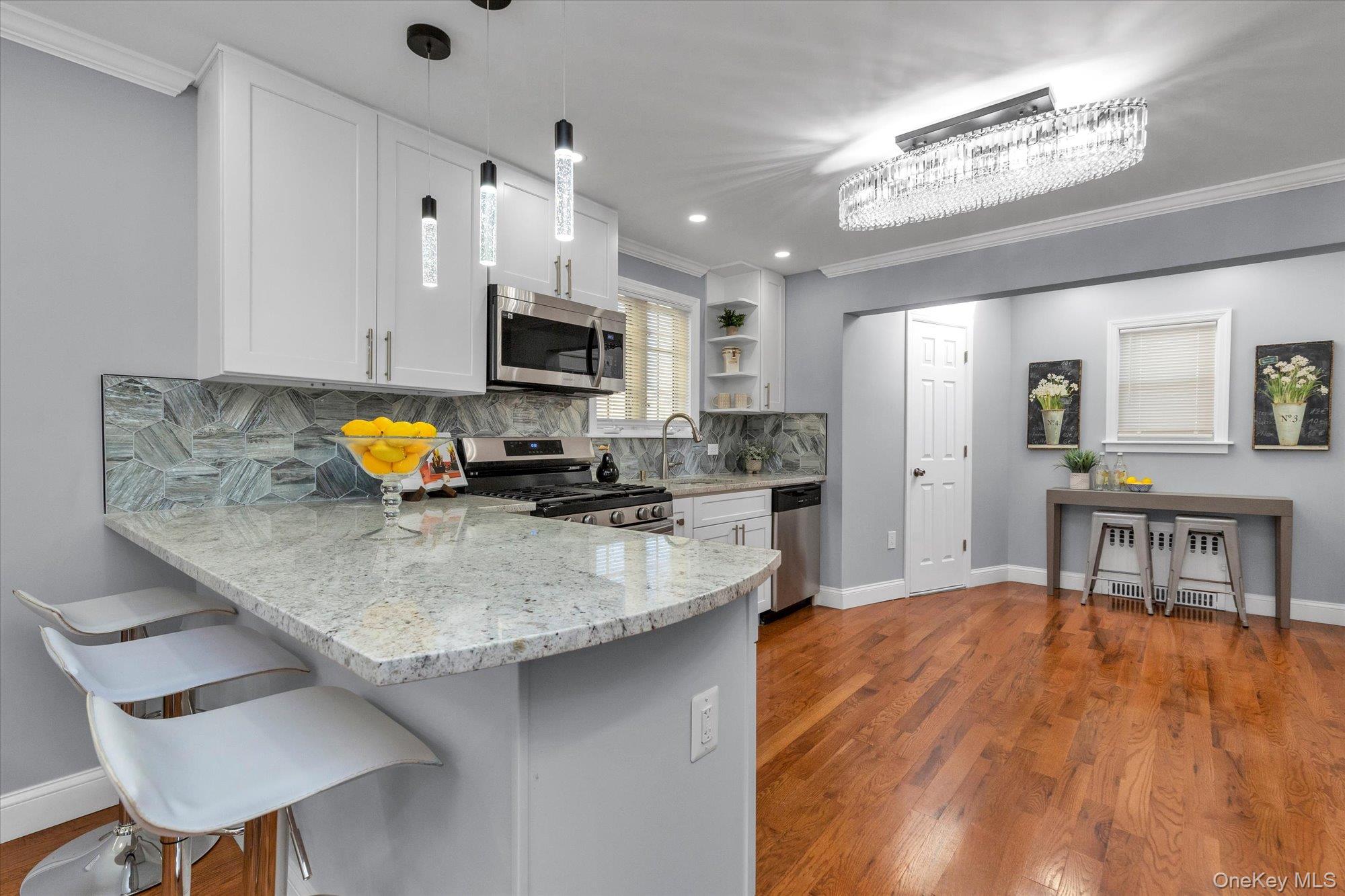 #9 photo, 246 Wellington Road, Mineola , NY 11501