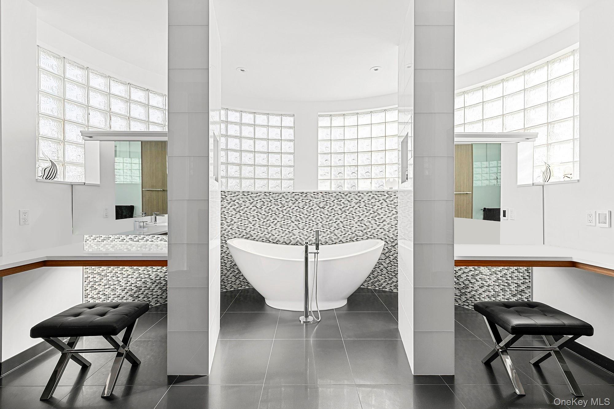 #15 photo, 3 Old Meadow Bend, Westhampton Beach , NY 11978