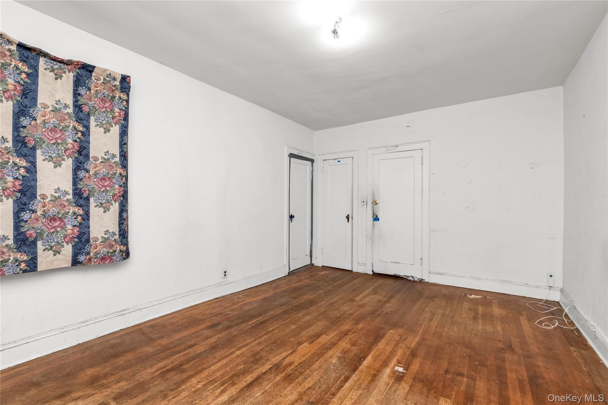 #12 photo, 141 05 59th Avenue, Flushing , NY 11355