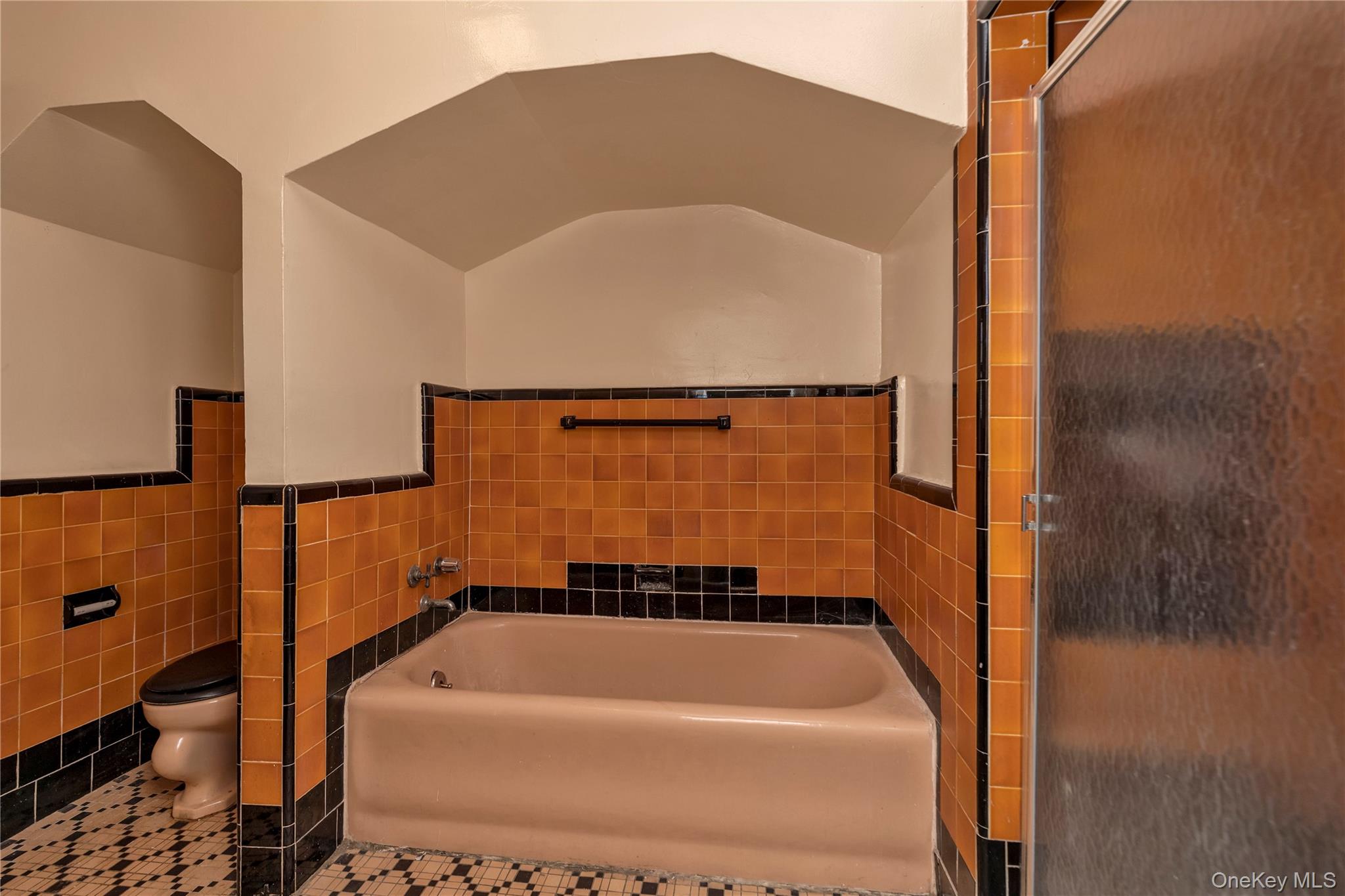 #15 photo, 141 05 59th Avenue, Flushing , NY 11355