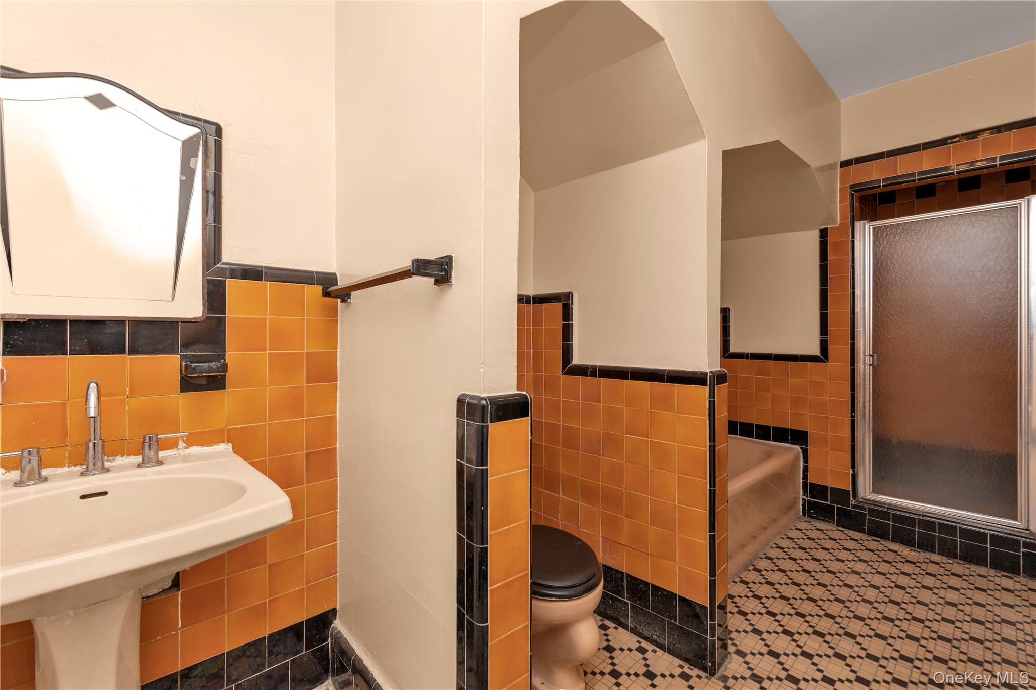 #16 photo, 141 05 59th Avenue, Flushing , NY 11355