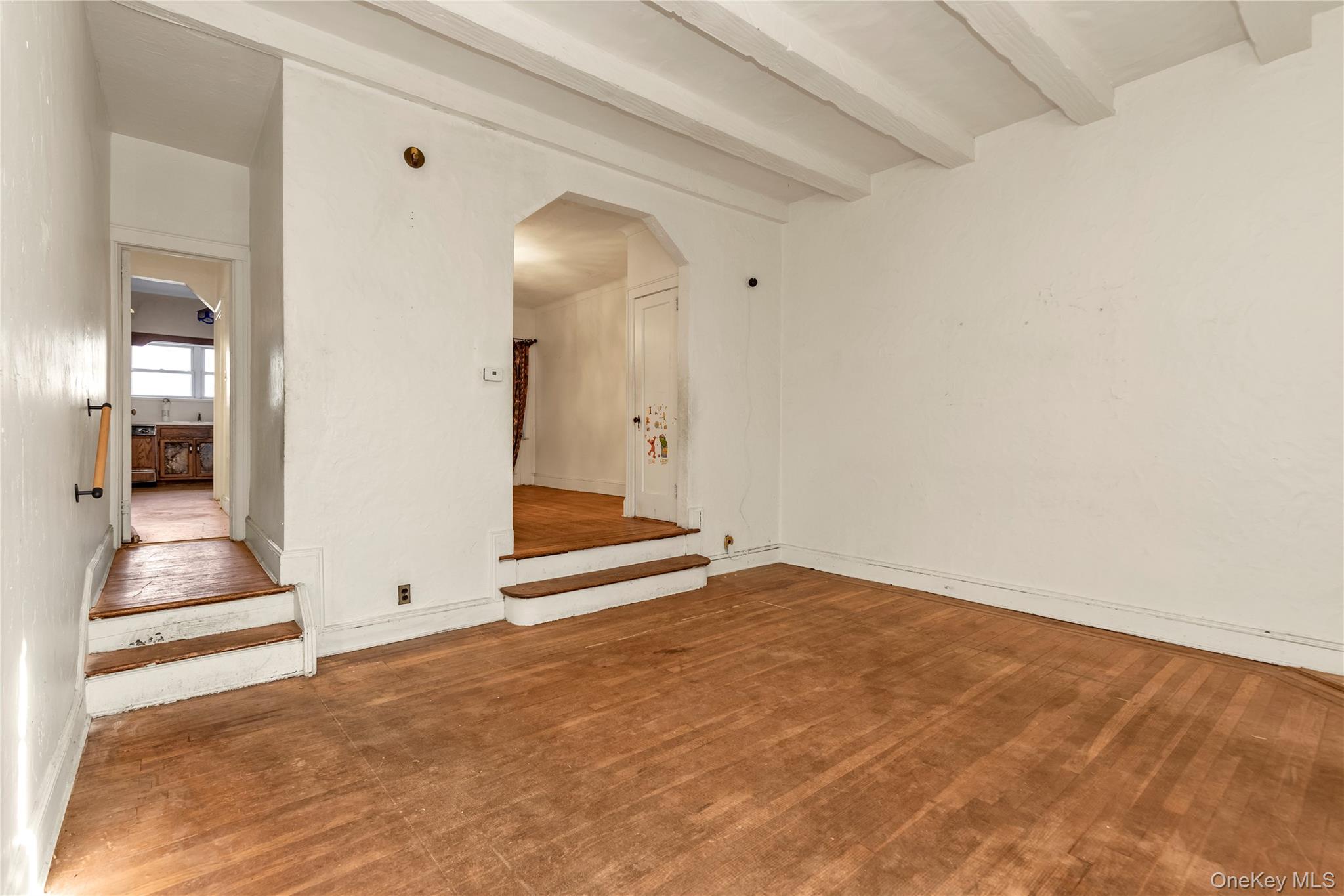 #5 photo, 141 05 59th Avenue, Flushing , NY 11355