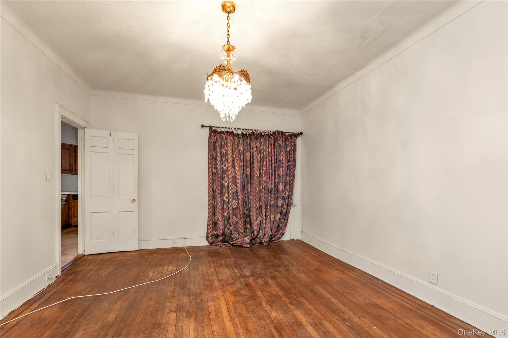 #7 photo, 141 05 59th Avenue, Flushing , NY 11355