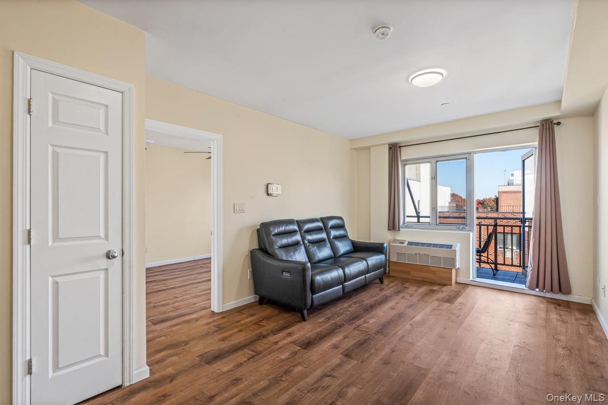 #8 photo, 71-33 162nd Street, Fresh Meadows , NY 11365