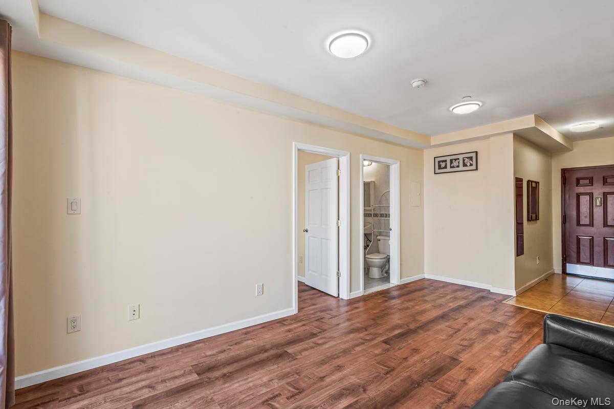 #9 photo, 71-33 162nd Street, Fresh Meadows , NY 11365