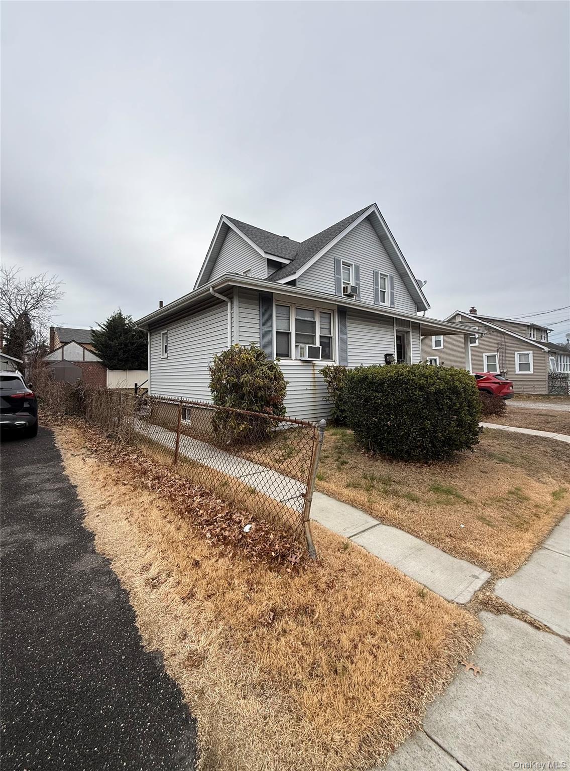 #4 photo, 15 Water Street, Rockville Centre , NY 11570