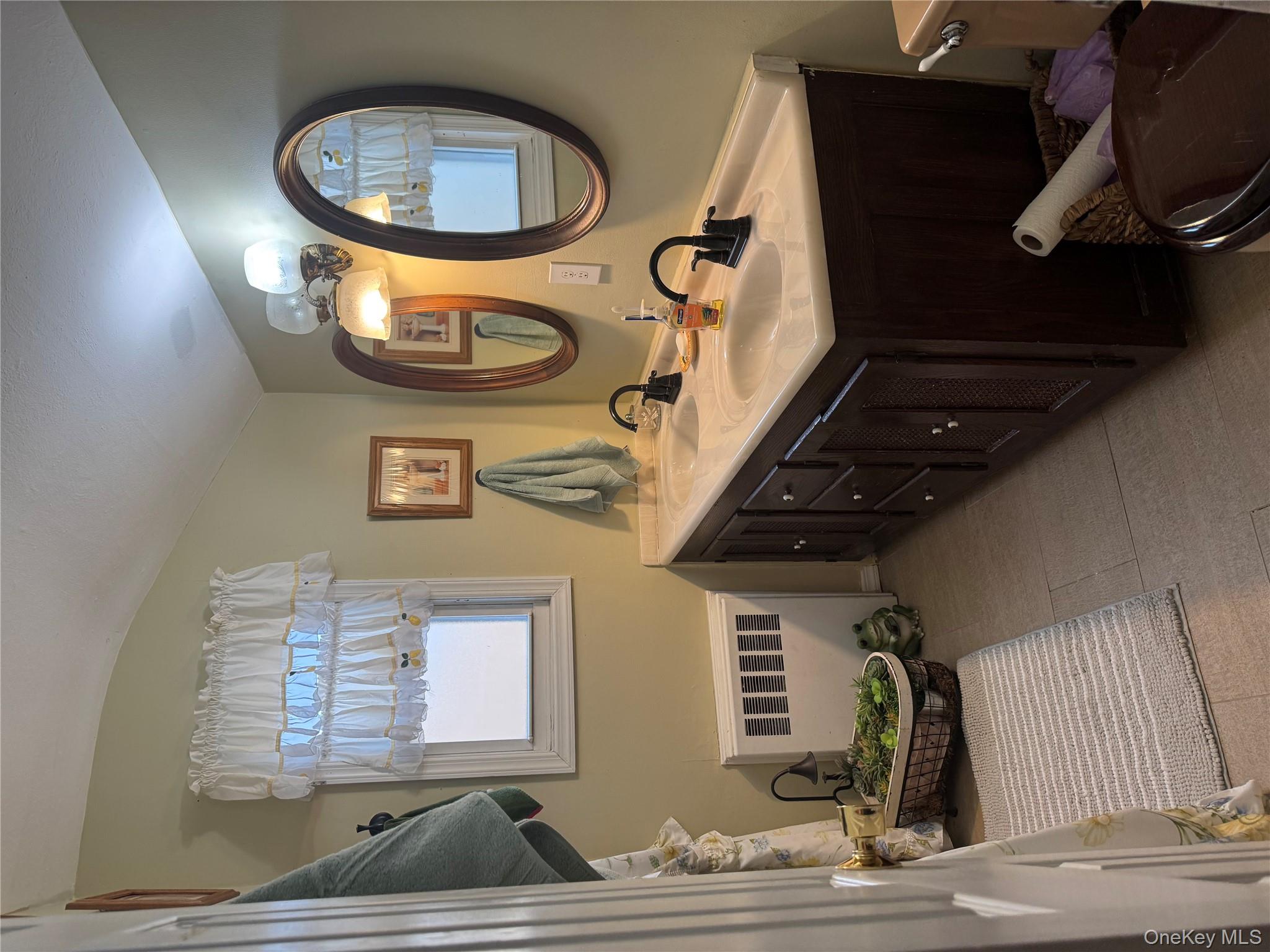 #20 photo, 68 Howard Ave Avenue, Freeport , NY 11520