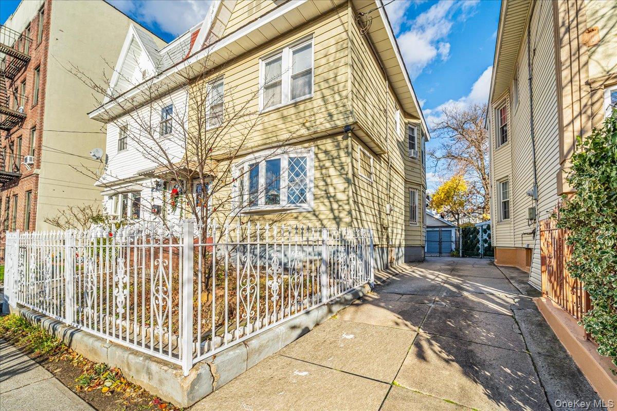 #2 photo, 8763 108th Street, Richmond Hill , NY 11418