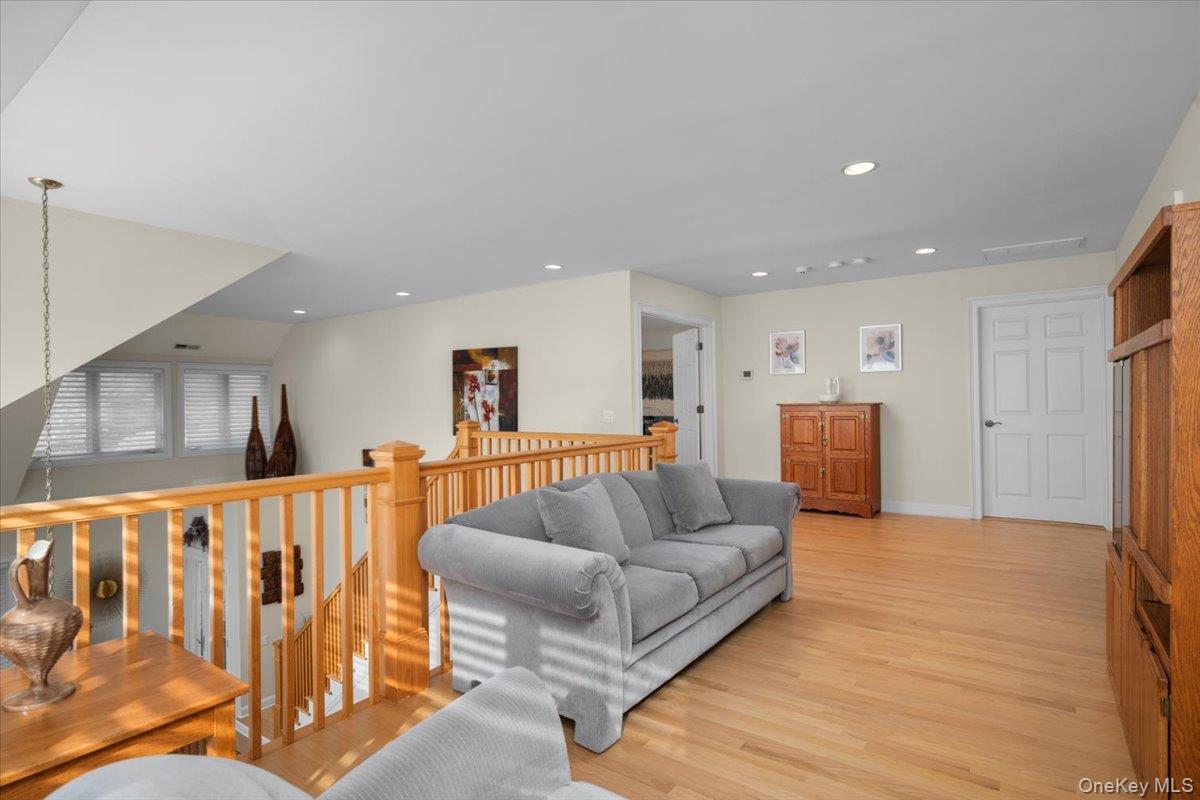 #13 photo, 775 Scarsdale Road, Tuckahoe , NY 10707