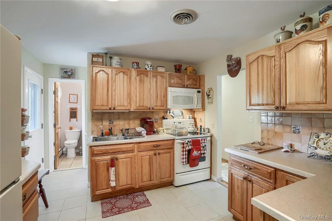 #12 photo, 16 Hamilton Drive, Hopewell Junction , NY 12533