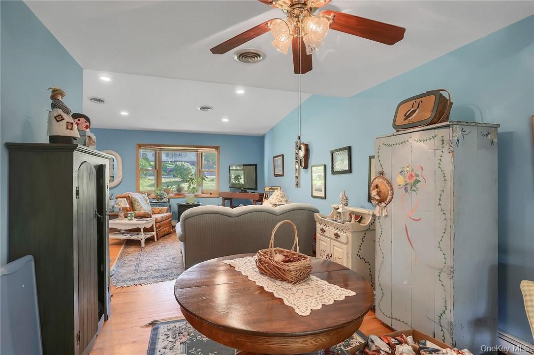 #4 photo, 16 Hamilton Drive, Hopewell Junction , NY 12533