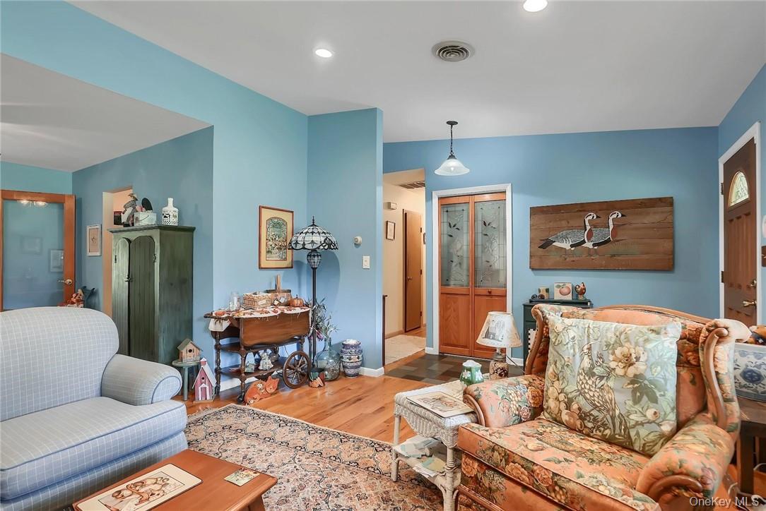 #5 photo, 16 Hamilton Drive, Hopewell Junction , NY 12533