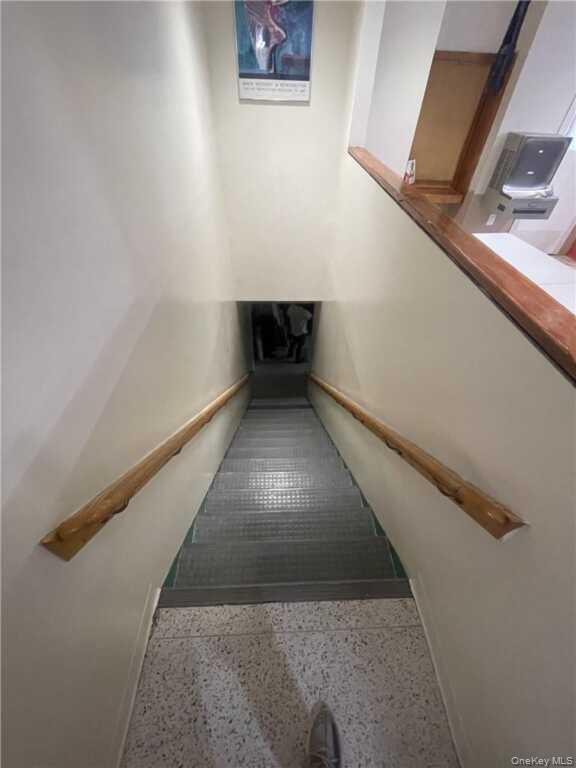 #3 photo, 1055 E Tremont Avenue, Bronx , NY 10460