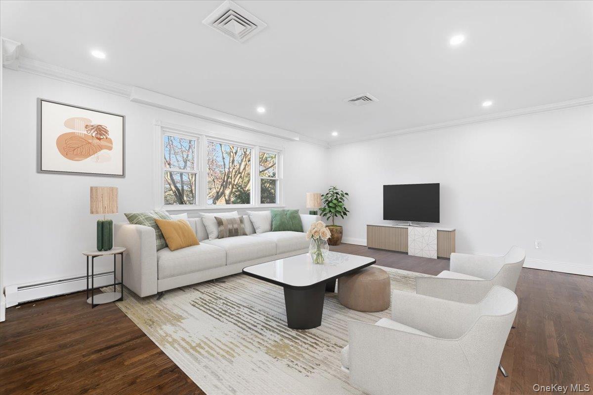 #3 photo, 21 Park Avenue, White Plains , NY 10607