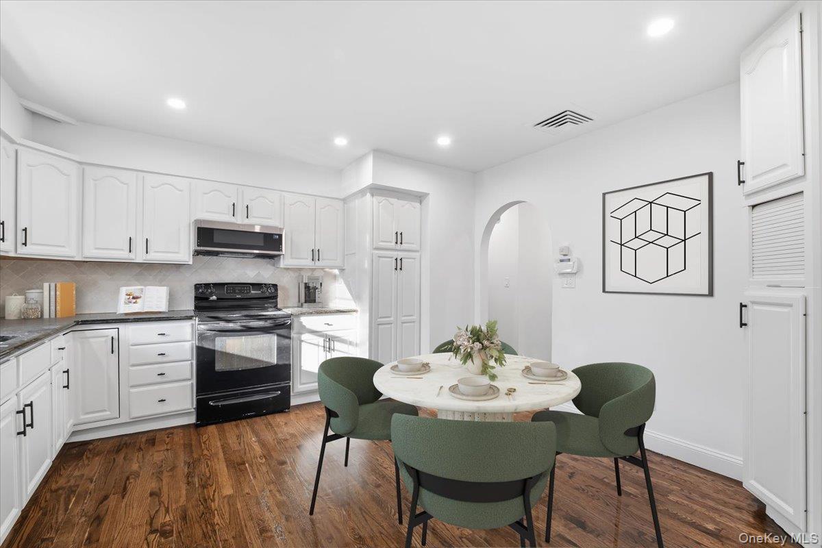 #8 photo, 21 Park Avenue, White Plains , NY 10607